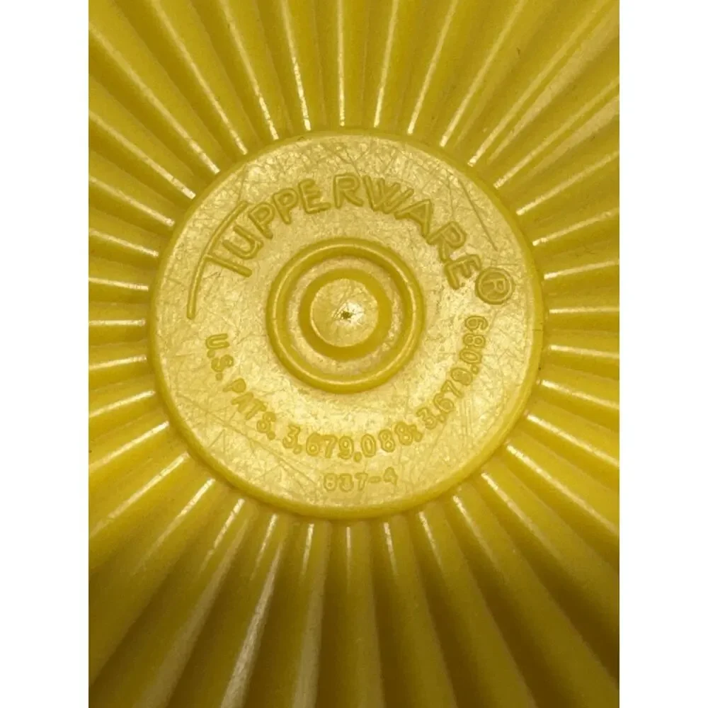 Set Of 2 Tupperware Servalier Bowl Yellow 9” W/ Lid: 837-4, Orange 8” Lid 839-16